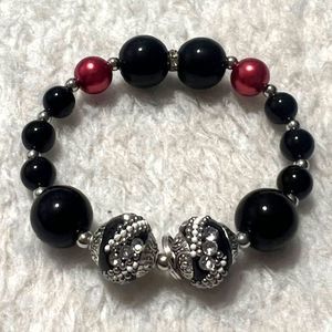 Black & Red Graduated Beads Rhinestone Silver Tone Spacers Bracelet